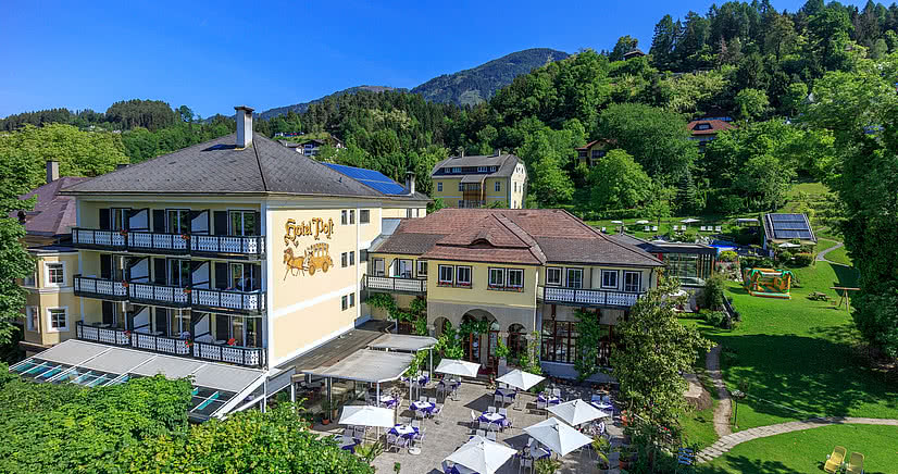 Familienhotel Post - Außenansicht im Sommer